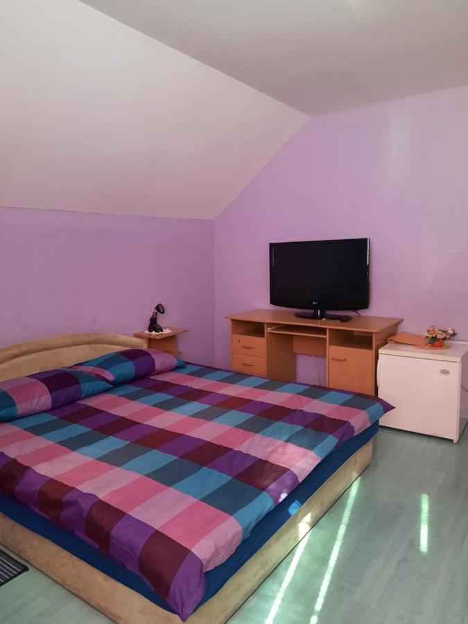 Rooms Cehovin Postumia Esterno foto