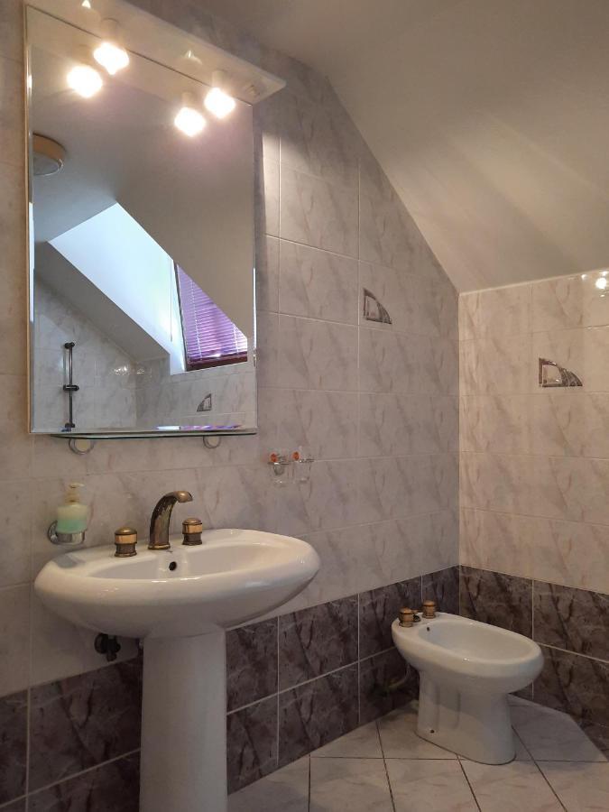 Rooms Cehovin Postumia Esterno foto