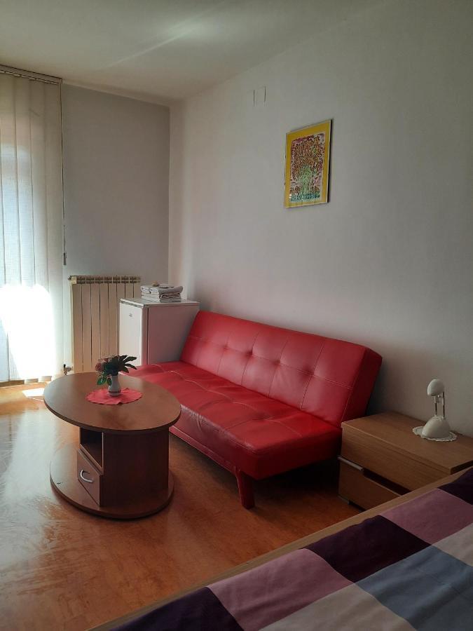 Rooms Cehovin Postumia Esterno foto