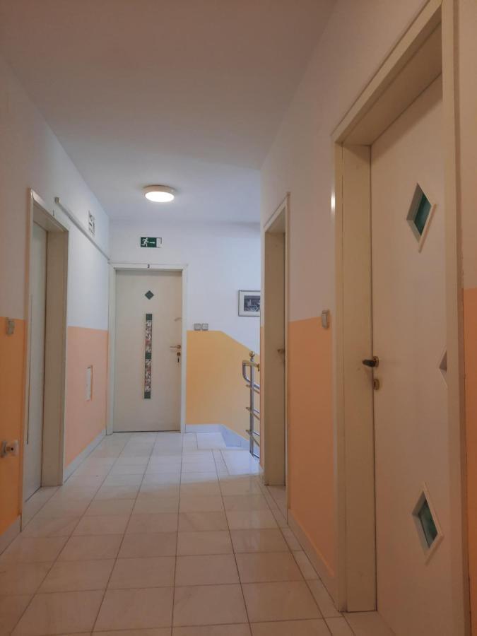 Rooms Cehovin Postumia Esterno foto