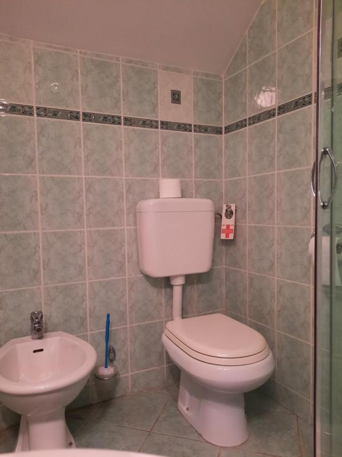 Rooms Cehovin Postumia Esterno foto