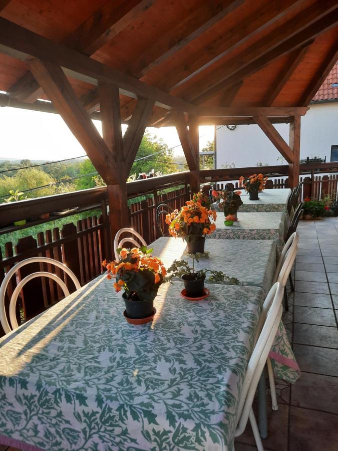 Rooms Cehovin Postumia Esterno foto